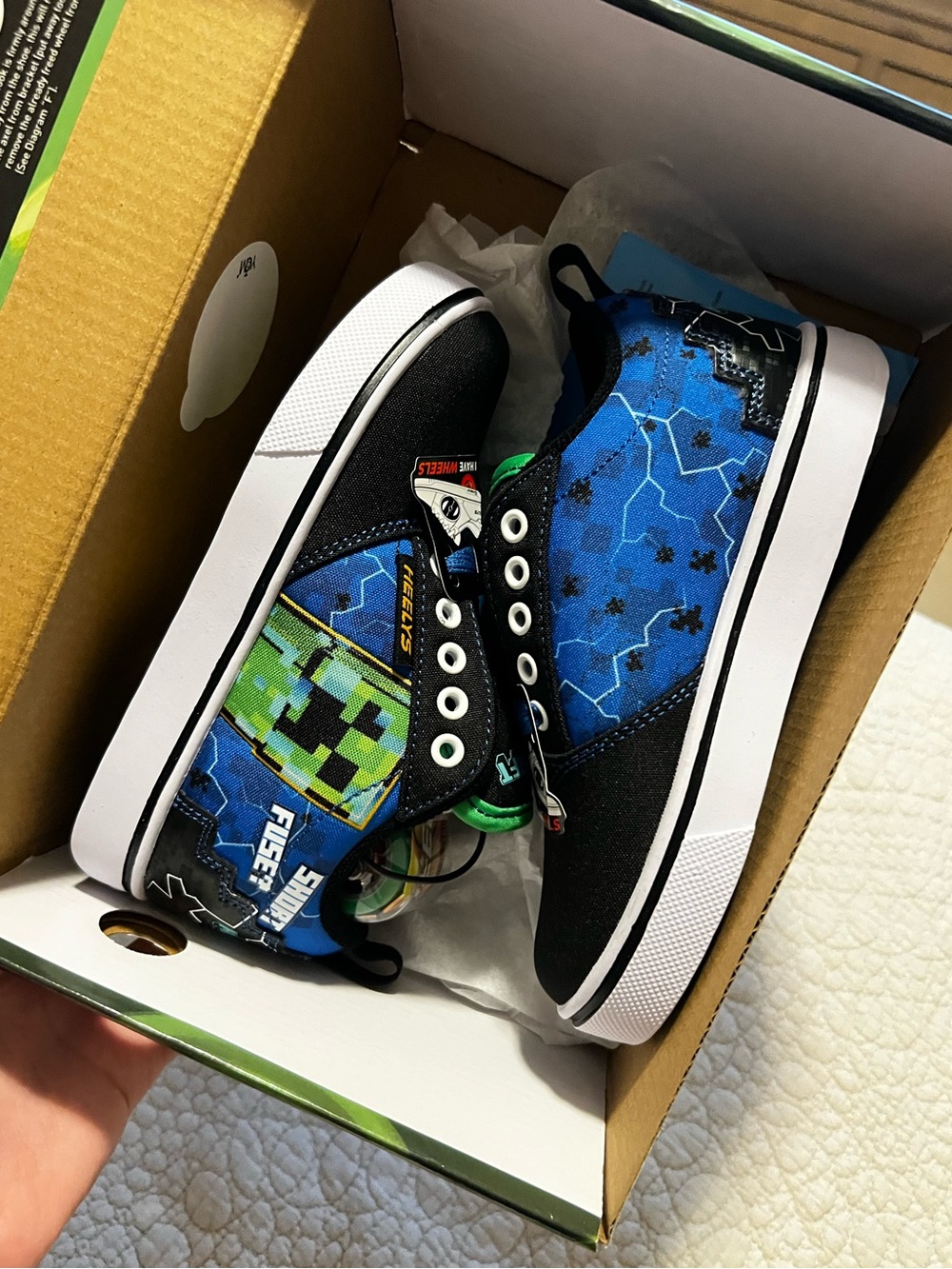 Heelys Boys Black, Blue & Green Minecraft Creeper Skate Sneaker